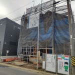 建築中の現地 2号棟 土地/81.57㎡ 建物/100.44㎡(外観) 建築中の現地 2号棟 土地/81.57㎡ 建物/100.44㎡(外観)